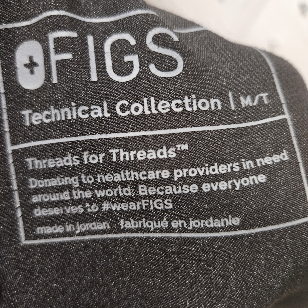 FIGS Technical Collection Scrub Top - Picture 2 of 5